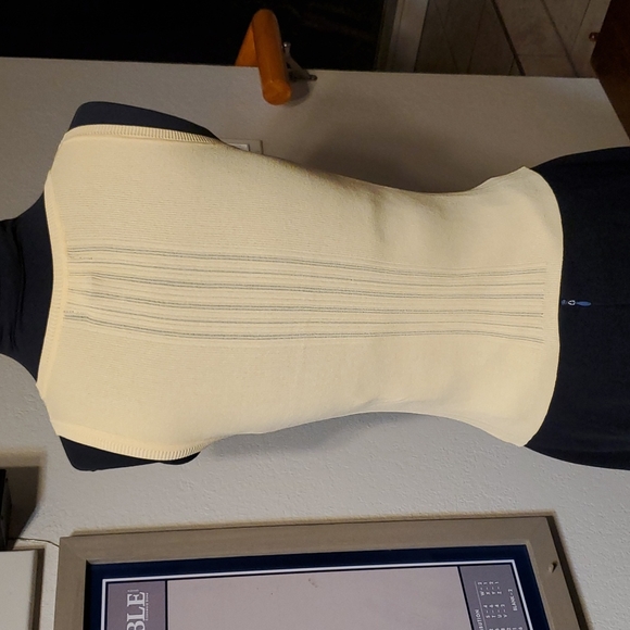 Yellow Finity Tank - Picture 4 of 6